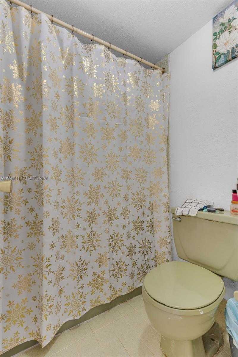 Small Image of 1900 WEST 68TH ST #F302, Hialeah Number 19