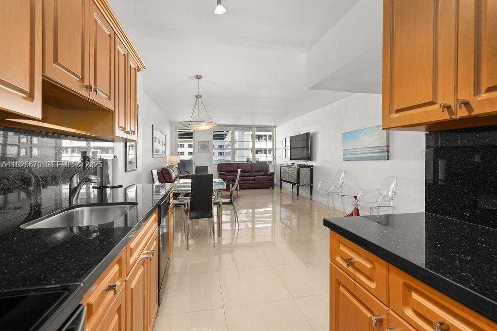 Small Image of 100 LINCOLN RD #702, Miami Beach Number 4