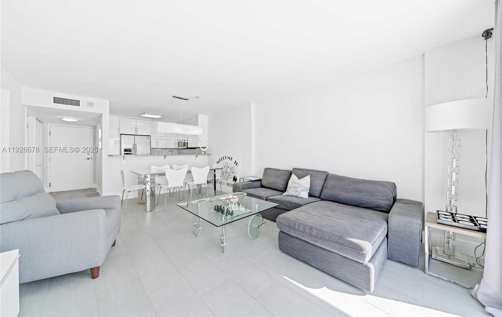 Small Image of 345 OCEAN DR #511, Miami Beach Number 2