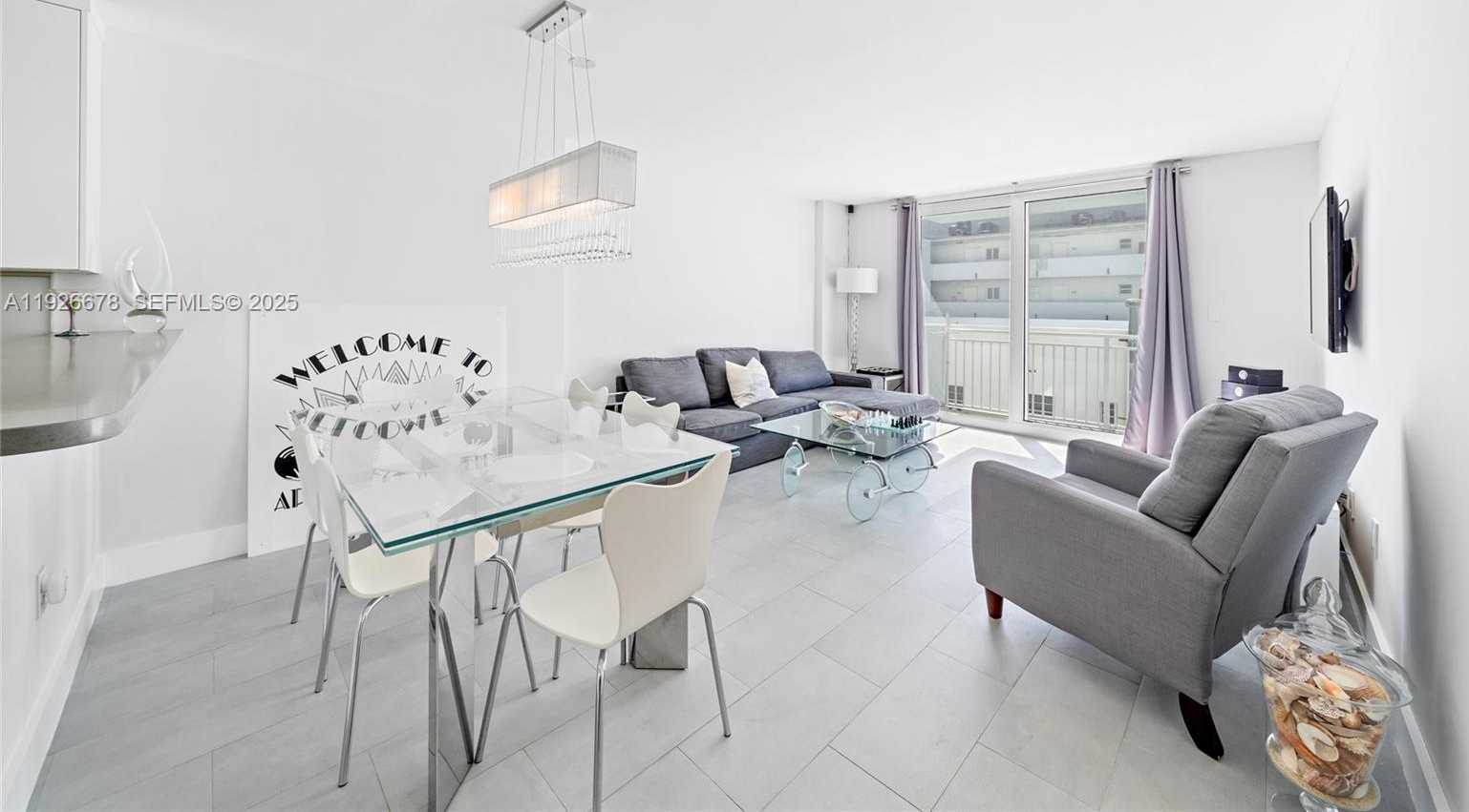 Small Image of 345 OCEAN DR #511, Miami Beach Number 3