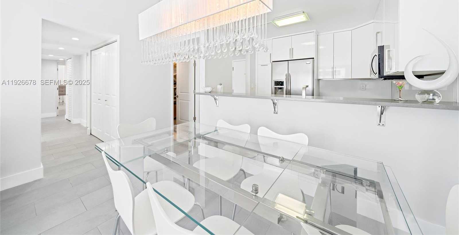 Small Image of 345 OCEAN DR #511, Miami Beach Number 4