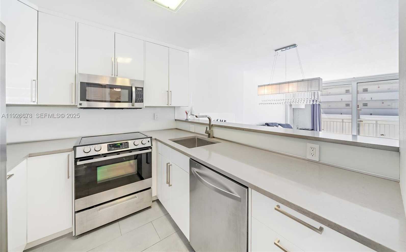 Small Image of 345 OCEAN DR #511, Miami Beach Number 6