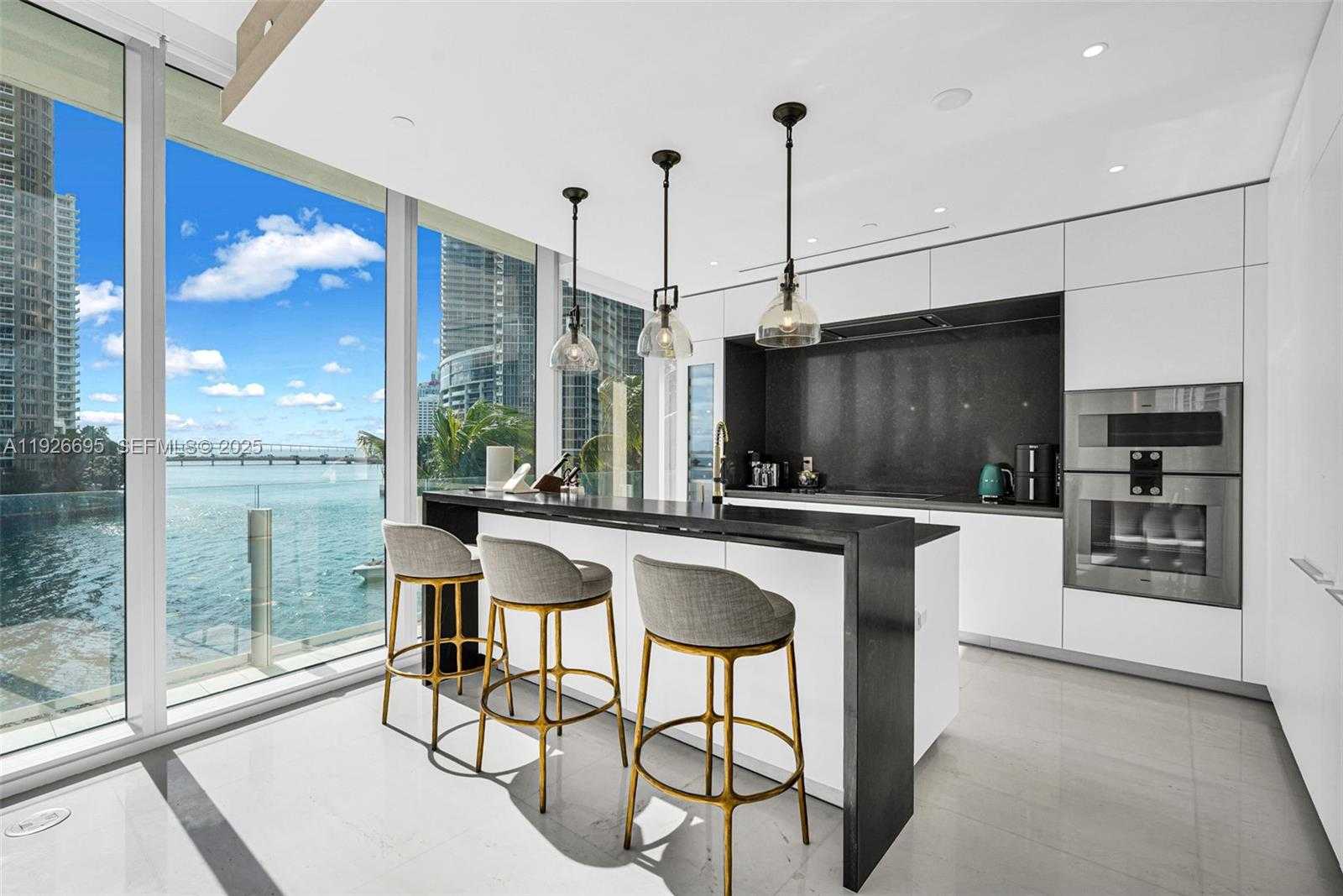 Small Image of 300 BISCAYNE BOULEVARD WAY #301E, Miami Number 18