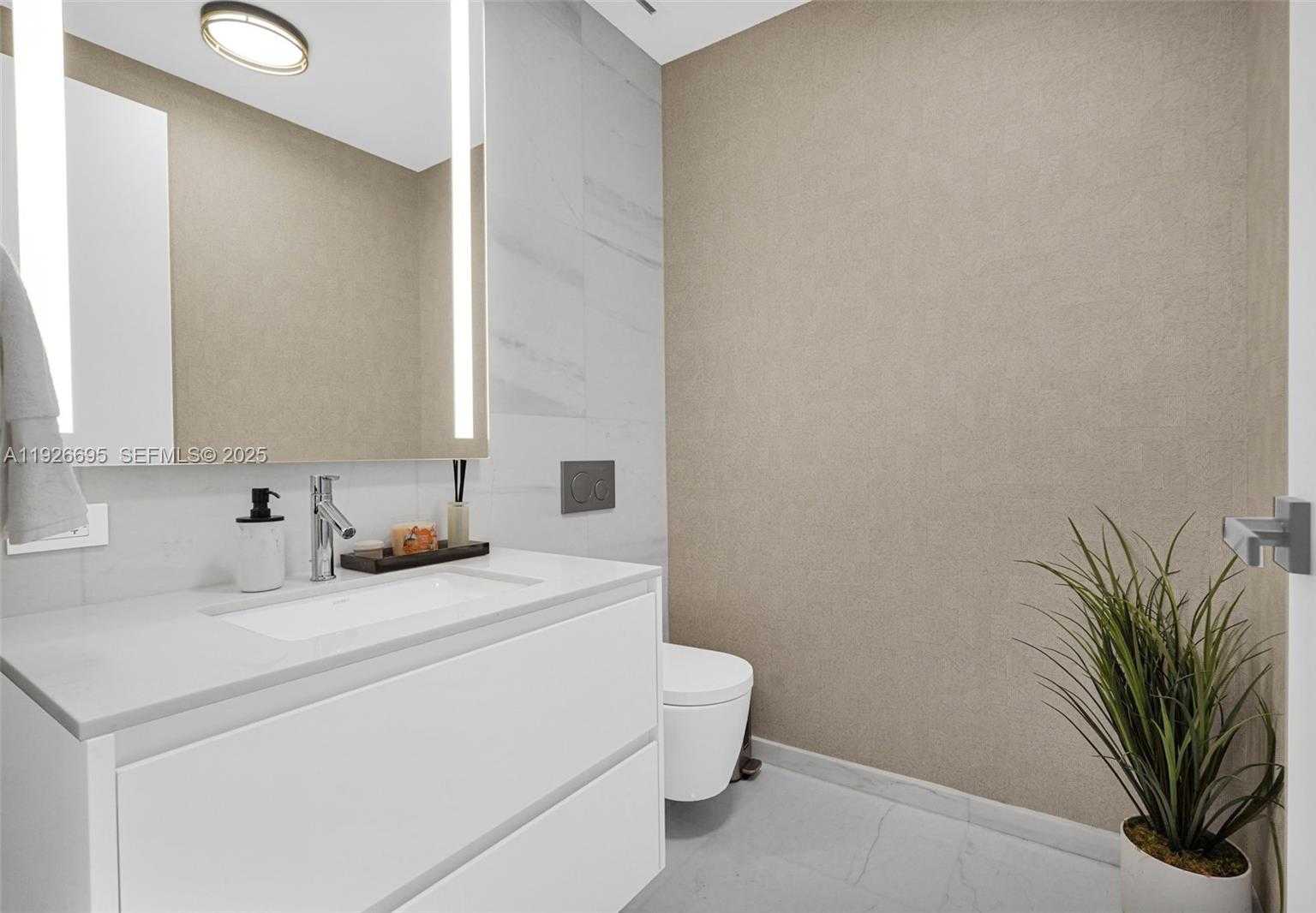 Small Image of 300 BISCAYNE BOULEVARD WAY #301E, Miami Number 22