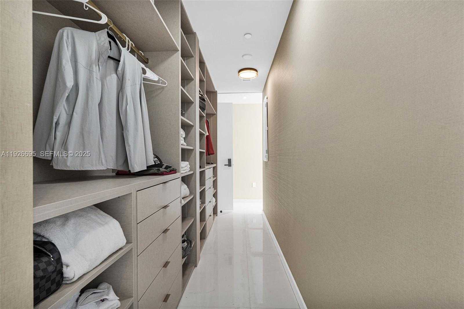 Small Image of 300 BISCAYNE BOULEVARD WAY #301E, Miami Number 29