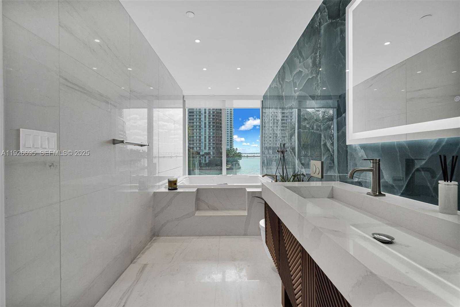 Small Image of 300 BISCAYNE BOULEVARD WAY #301E, Miami Number 31