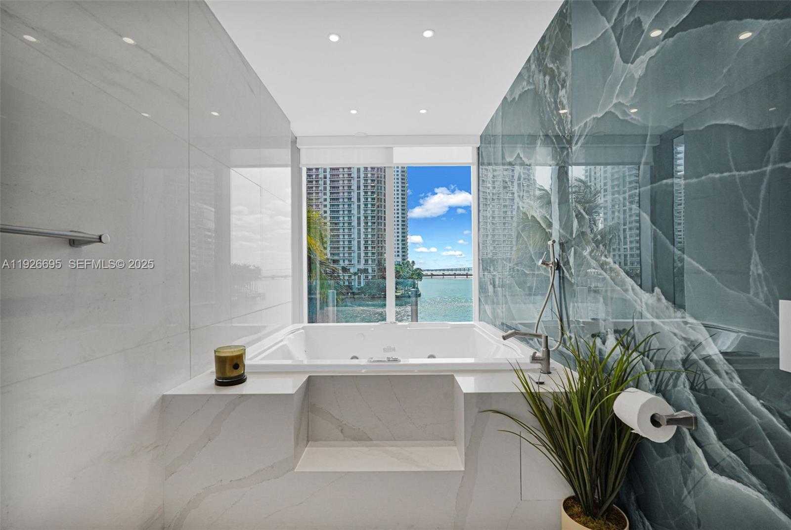 Small Image of 300 BISCAYNE BOULEVARD WAY #301E, Miami Number 32