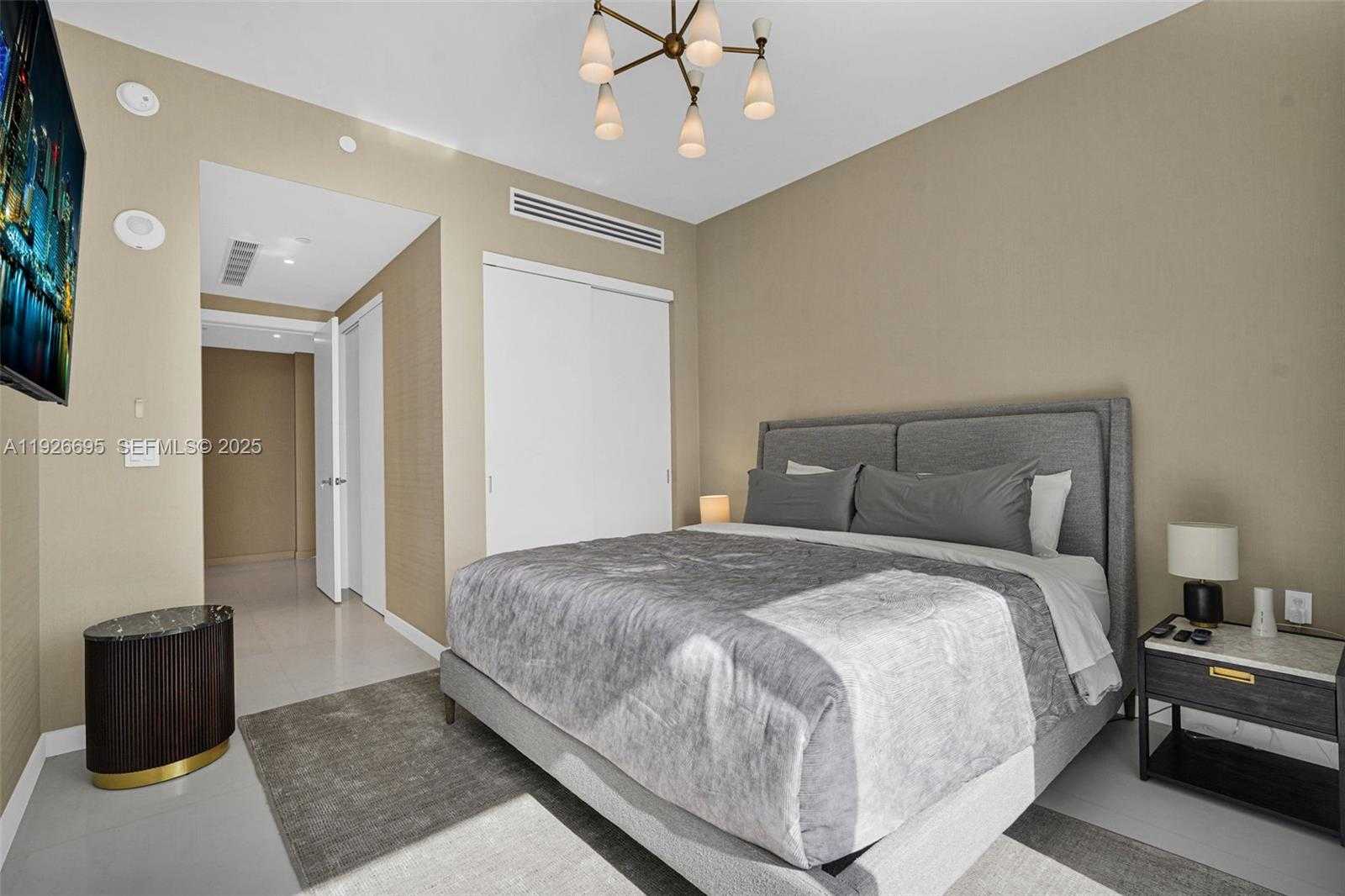 Small Image of 300 BISCAYNE BOULEVARD WAY #301E, Miami Number 36