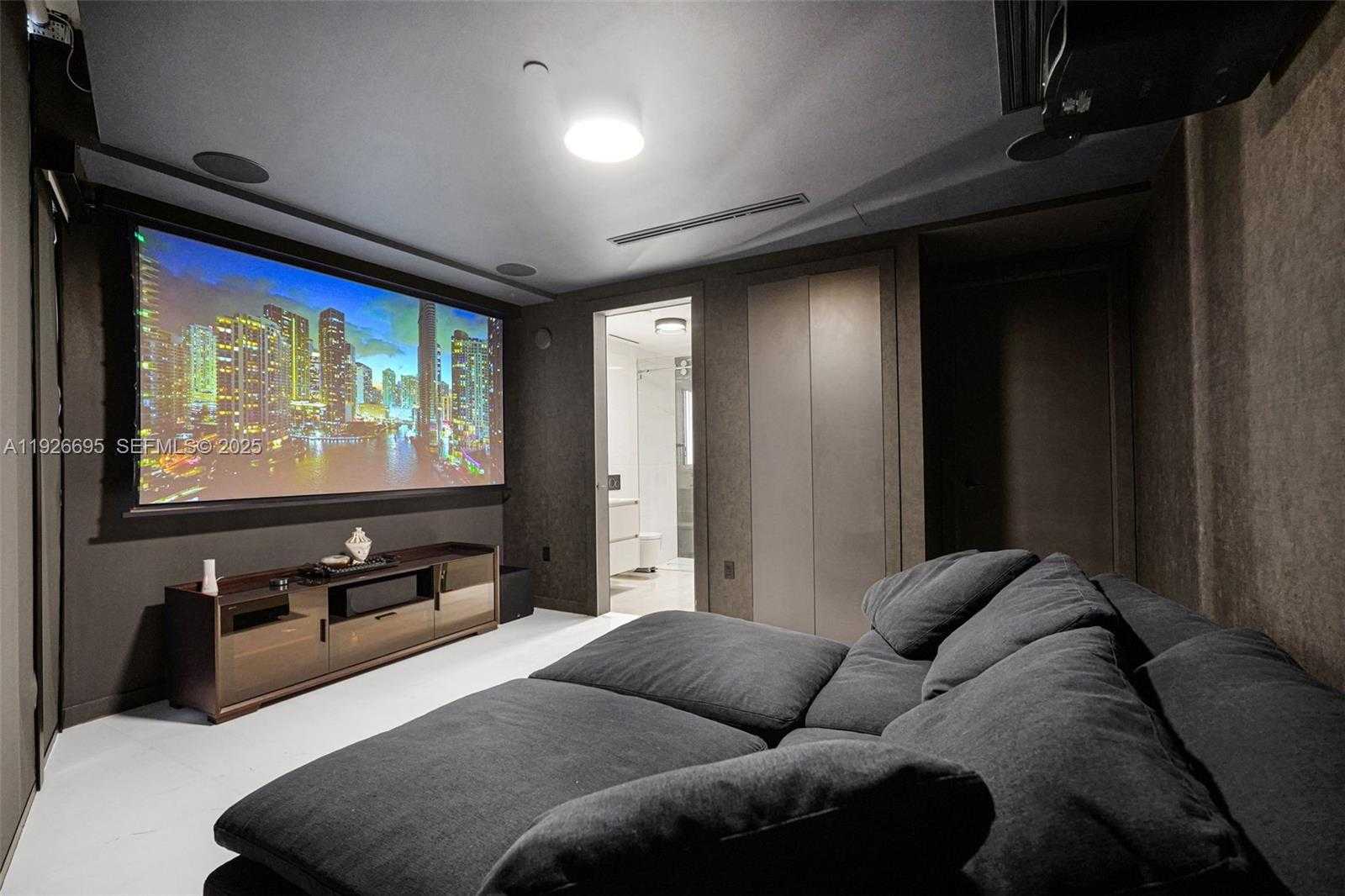 Small Image of 300 BISCAYNE BOULEVARD WAY #301E, Miami Number 38