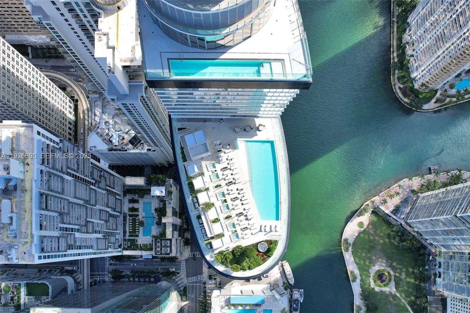 Small Image of 300 BISCAYNE BOULEVARD WAY #301E, Miami Number 52