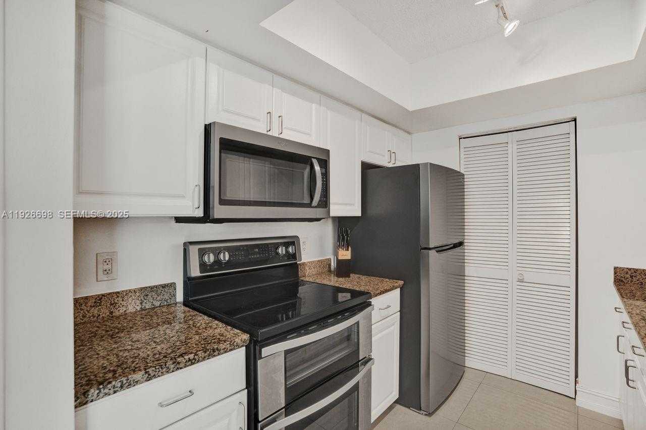 Small Image of 90 ALTON RD #2907, Miami Beach Number 13