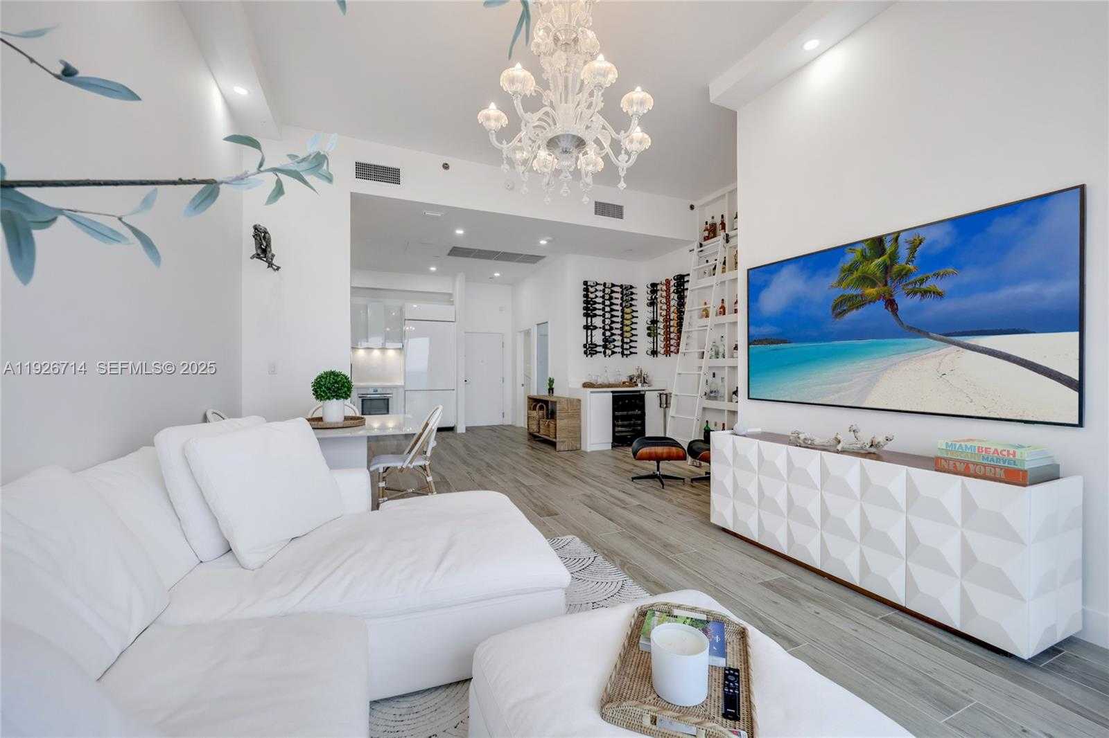 Small Image of 2301 COLLINS AVE #1625, Miami Beach Number 3