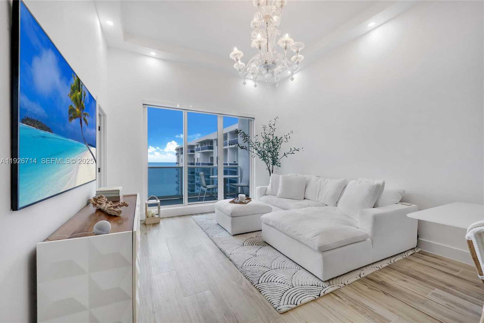 Small Image of 2301 COLLINS AVE #1625, Miami Beach Number 4