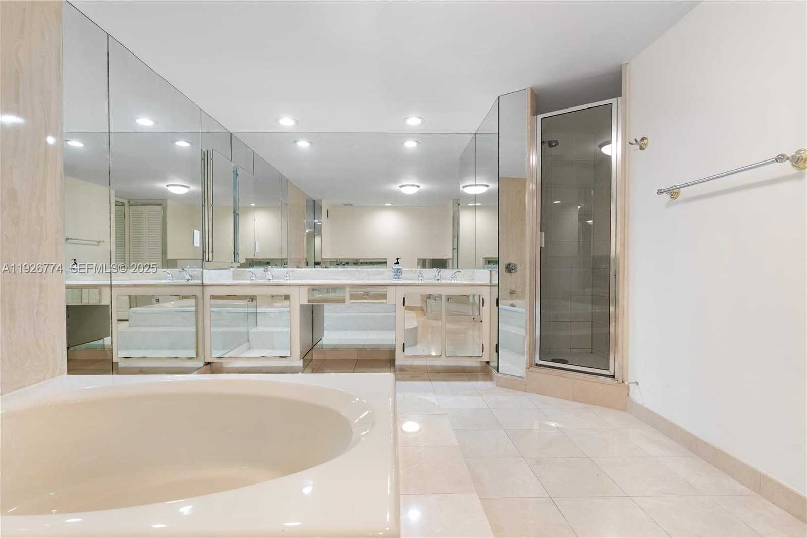 Imagen de Pequeño Objeto