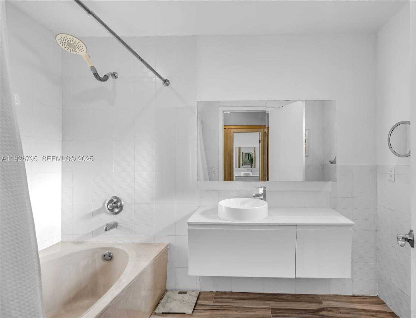 Imagen de Pequeño Objeto