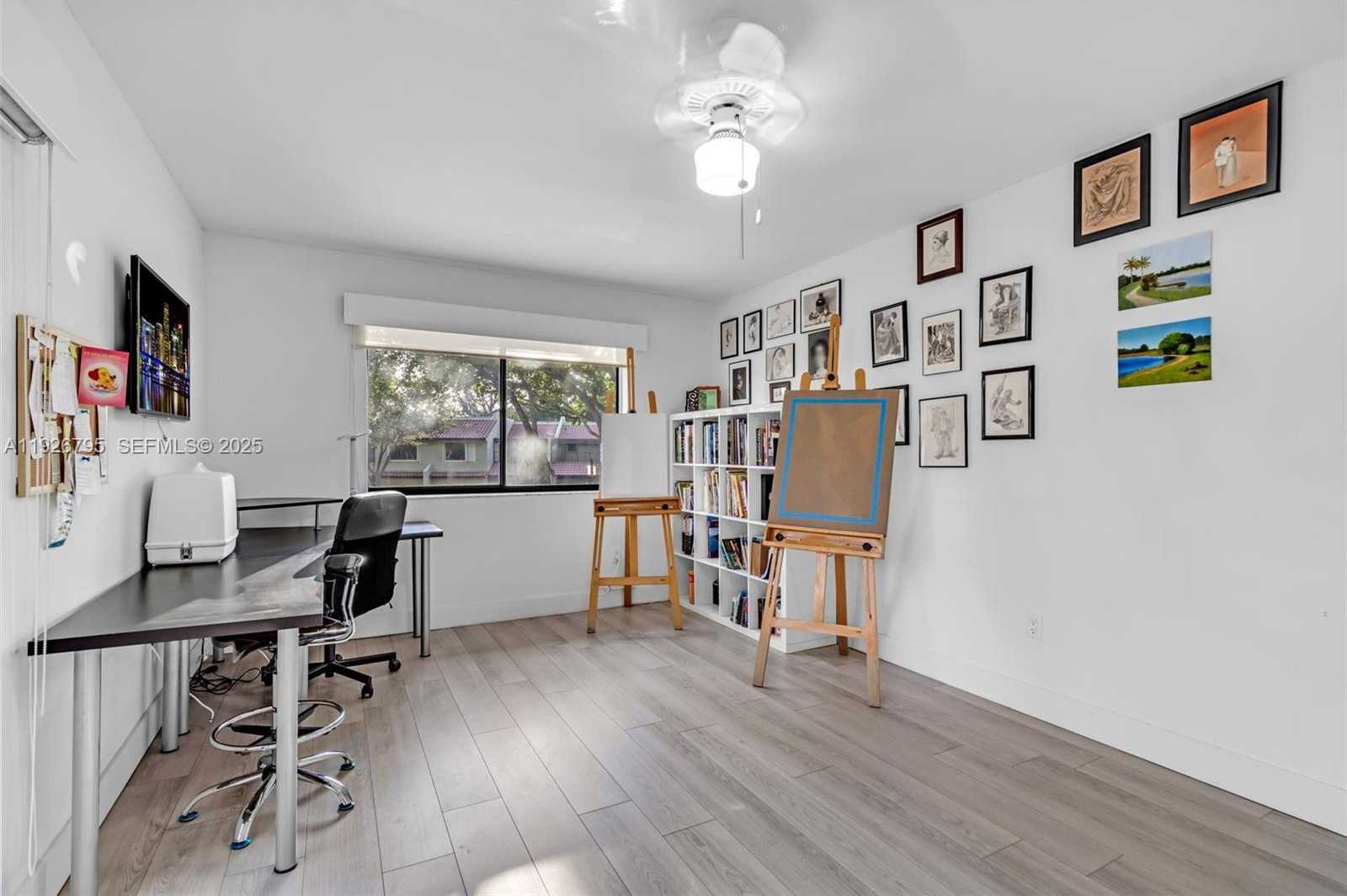 Imagen de Pequeño Objeto