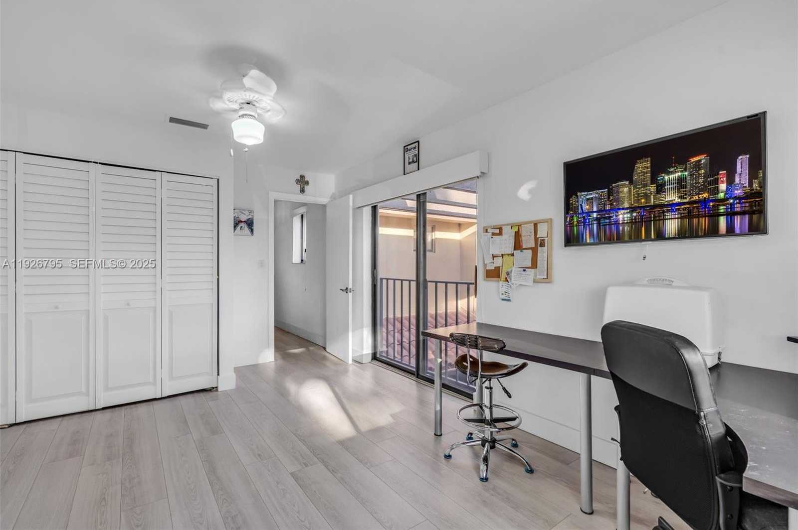 Imagen de Pequeño Objeto