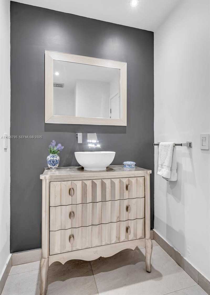 Imagen de Pequeño Objeto