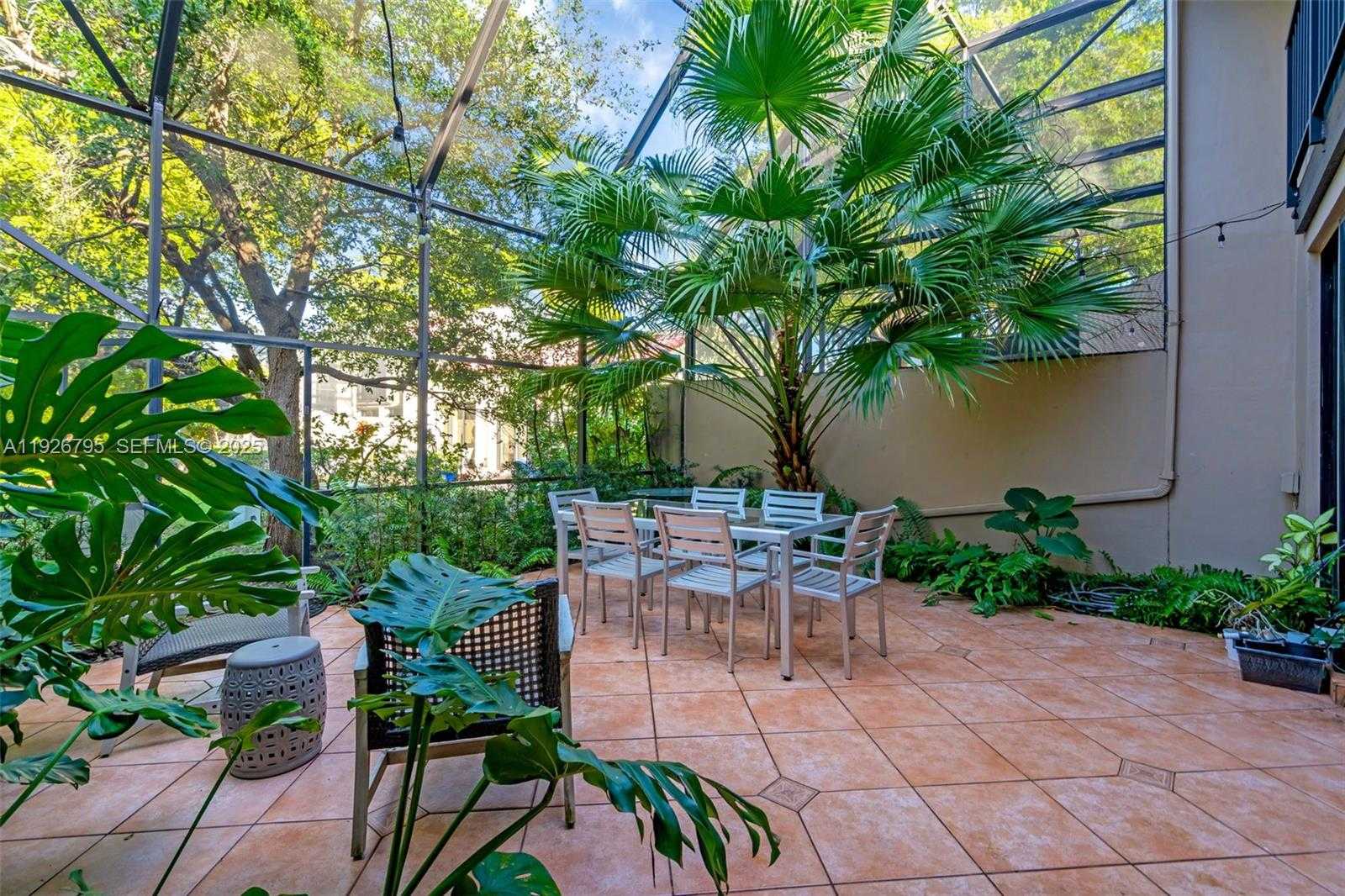 Imagen de Pequeño Objeto