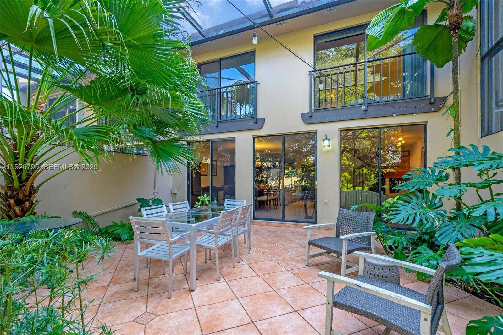 Imagen de Pequeño Objeto