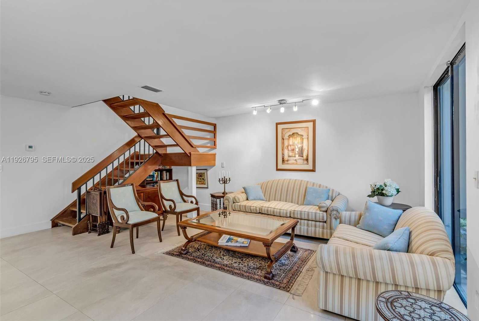 Imagen de Pequeño Objeto