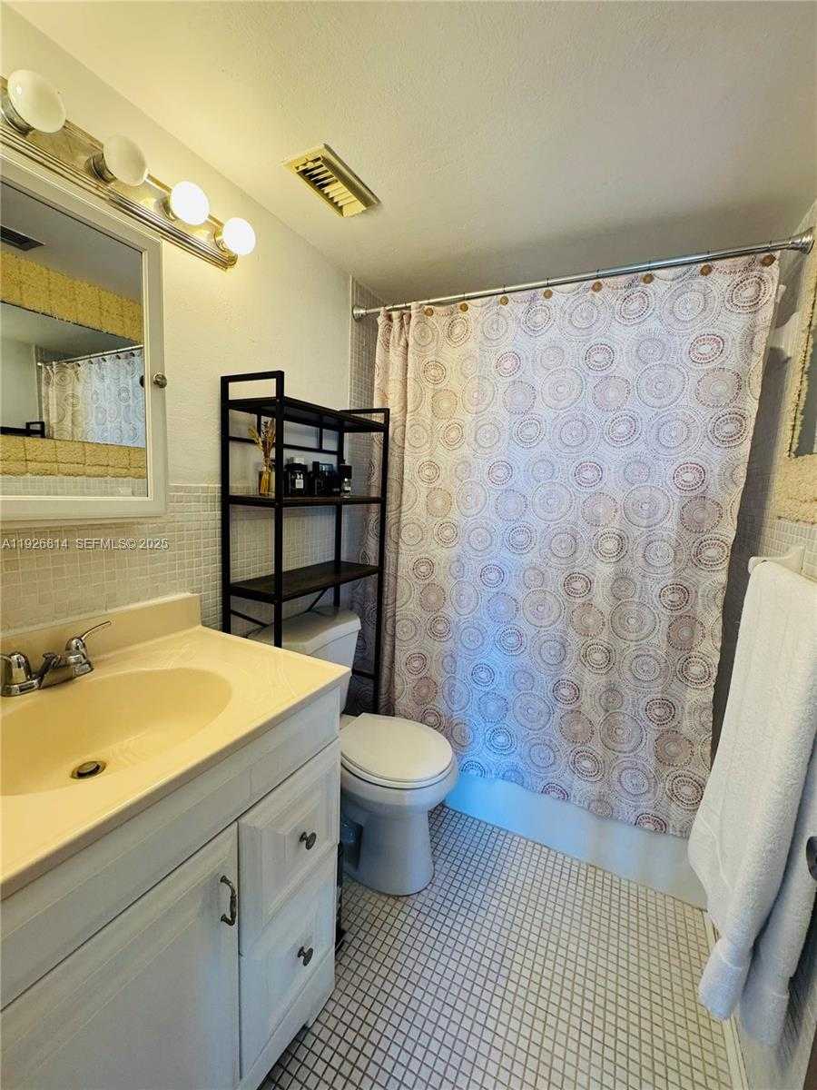 Small Image of 3660 NORTH EAST 166TH ST #812, North Miami Beach Number 20