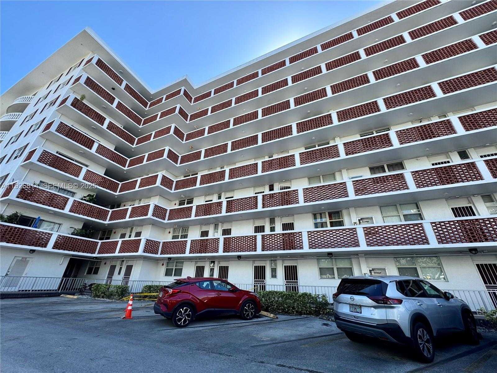 Small Image of 3660 NORTH EAST 166TH ST #812, North Miami Beach Number 37