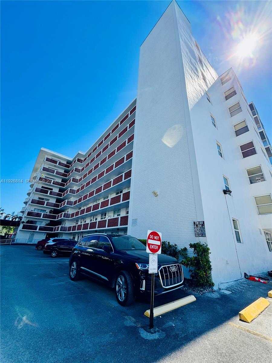 Small Image of 3660 NORTH EAST 166TH ST #812, North Miami Beach Number 39