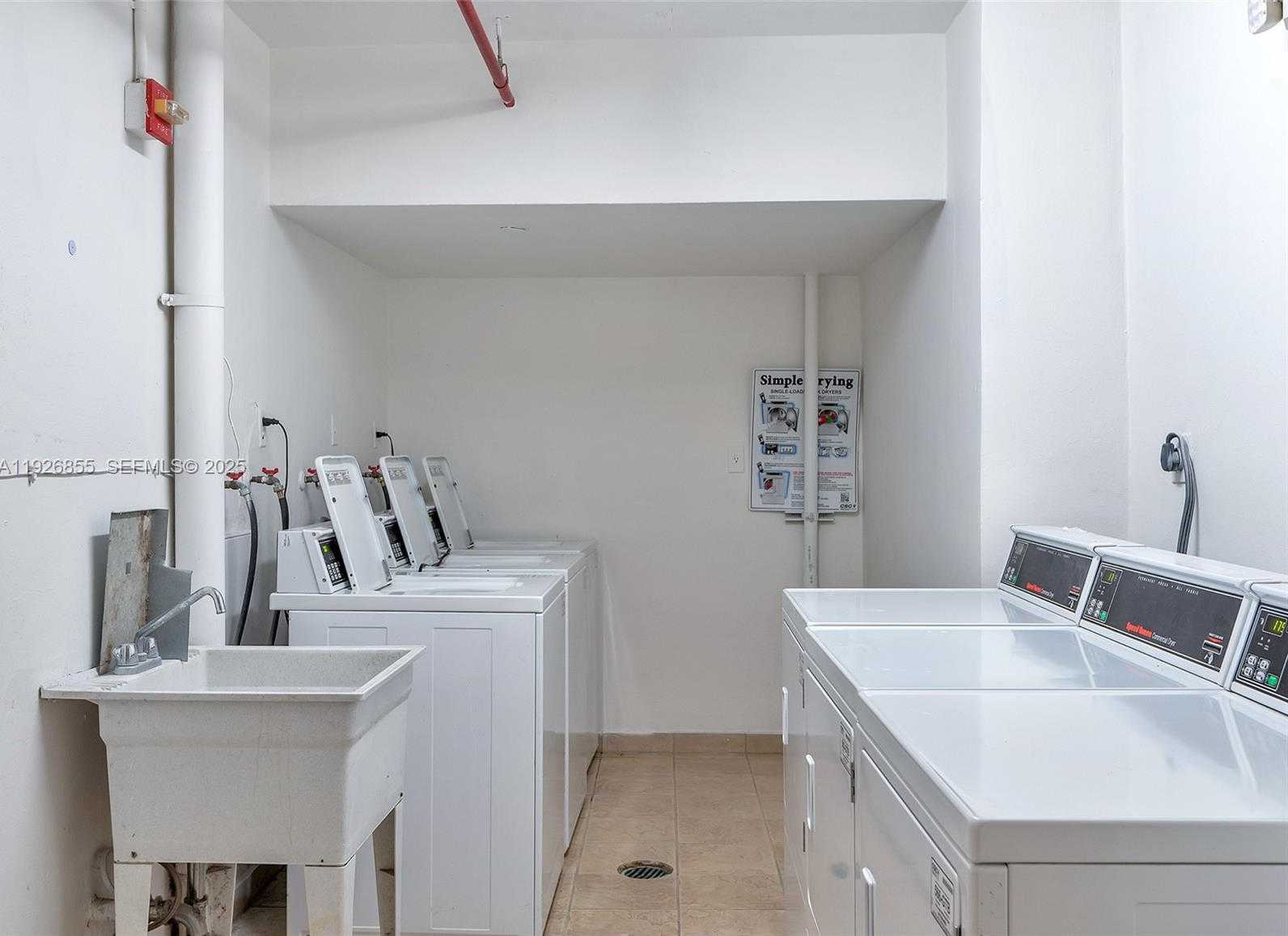 Small Image of 1000 WEST AVE #1027, Miami Beach Number 9