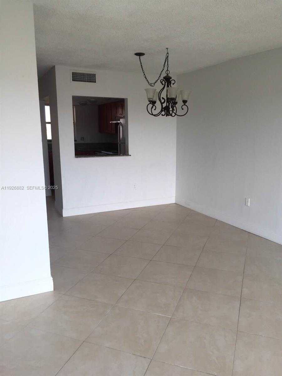 Small Image of 9375 FONTAINEBLEAU BLVD #L423, Miami Number 11