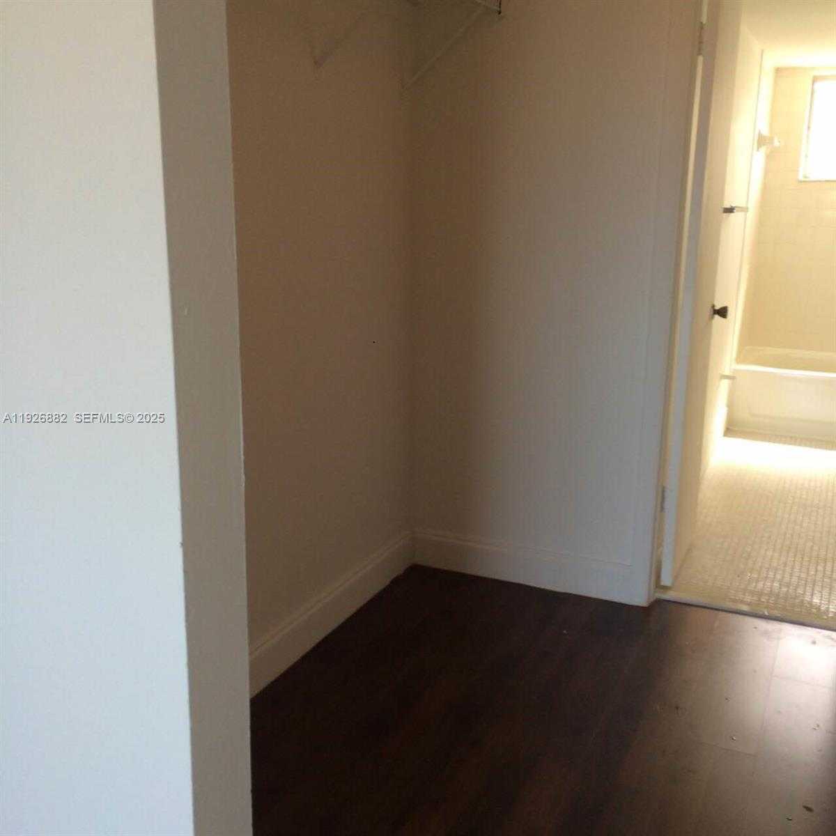 Small Image of 9375 FONTAINEBLEAU BLVD #L423, Miami Number 13