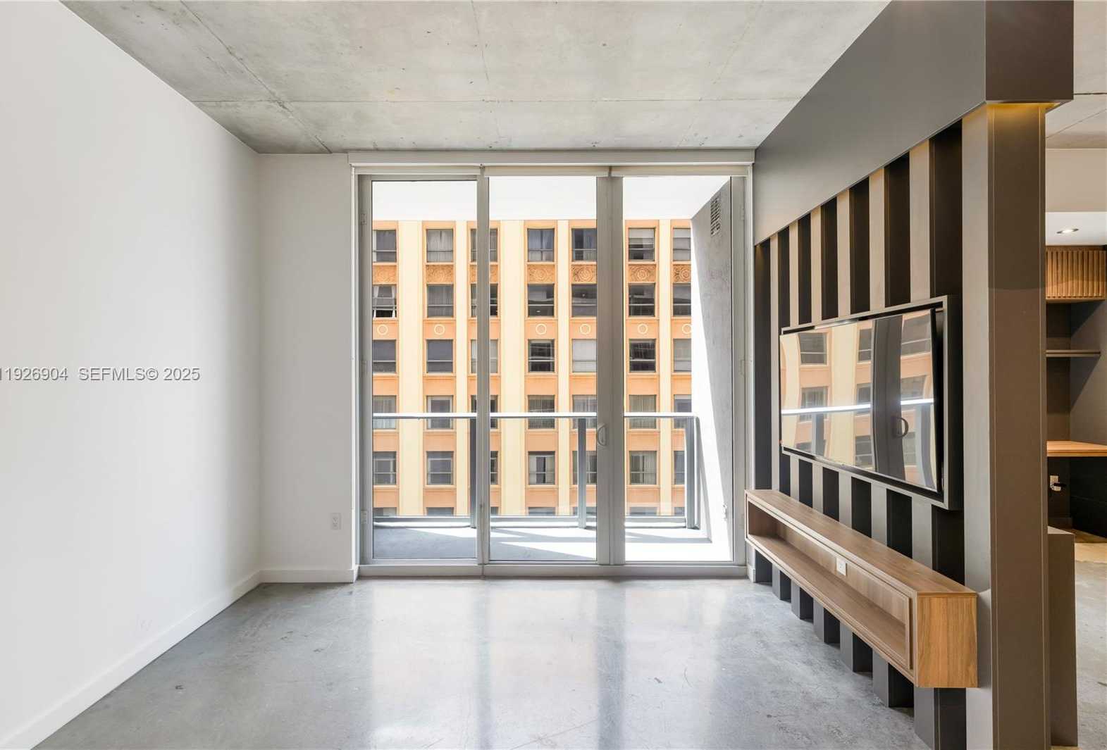 Imagen de Pequeño Objeto