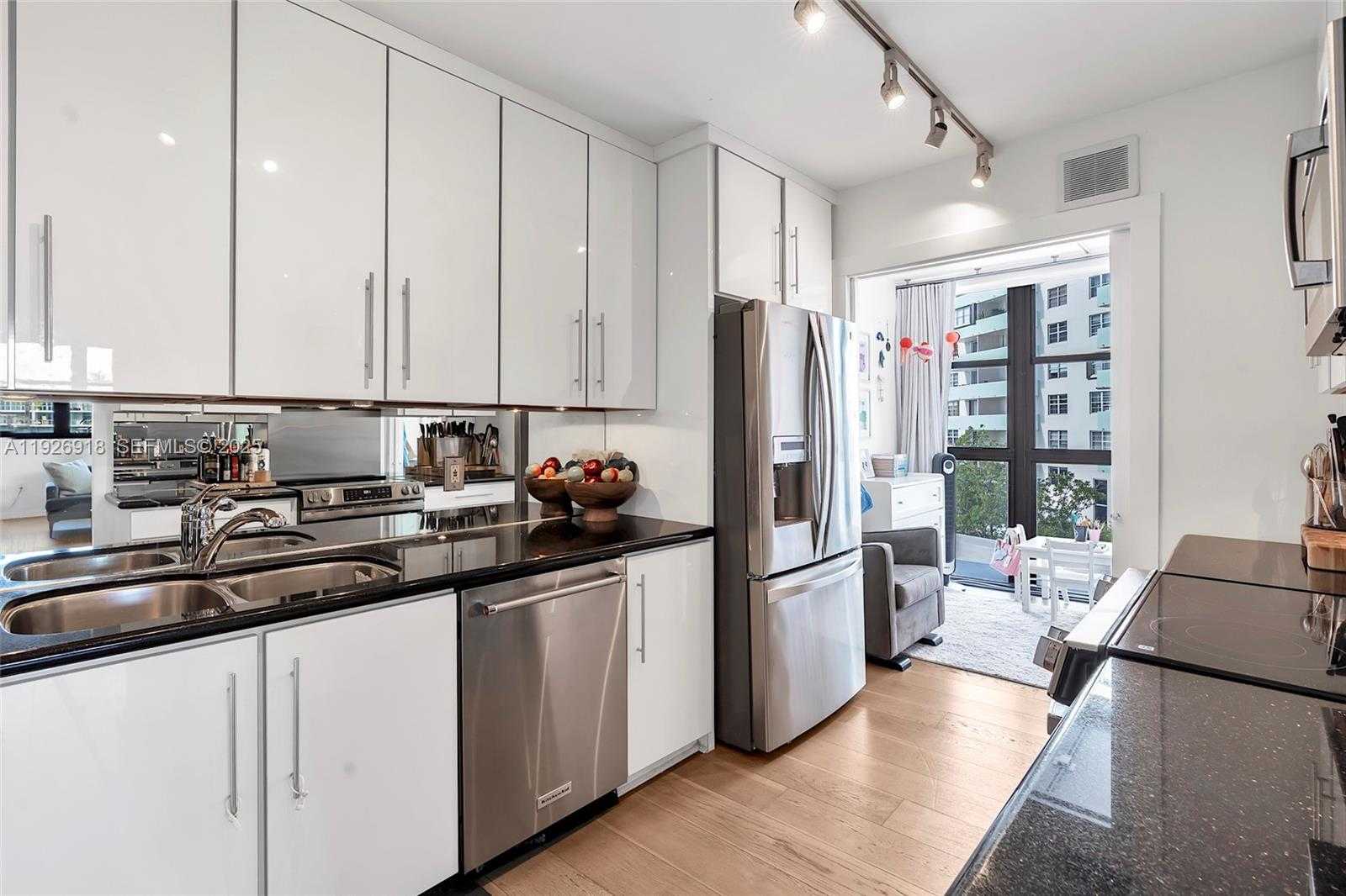 Small Image of 9 ISLAND AVE #415, Miami Beach Number 18