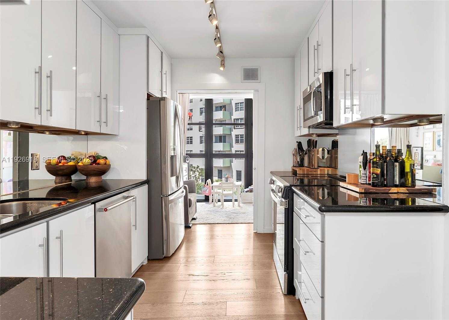 Small Image of 9 ISLAND AVE #415, Miami Beach Number 20