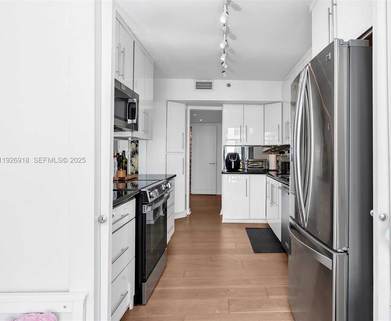 Small Image of 9 ISLAND AVE #415, Miami Beach Number 23