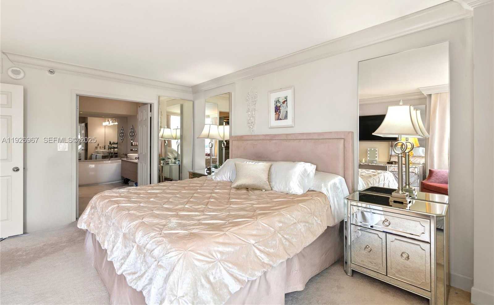 Small Image of 3530 MYSTIC POINTE DR #1714, Aventura Number 14