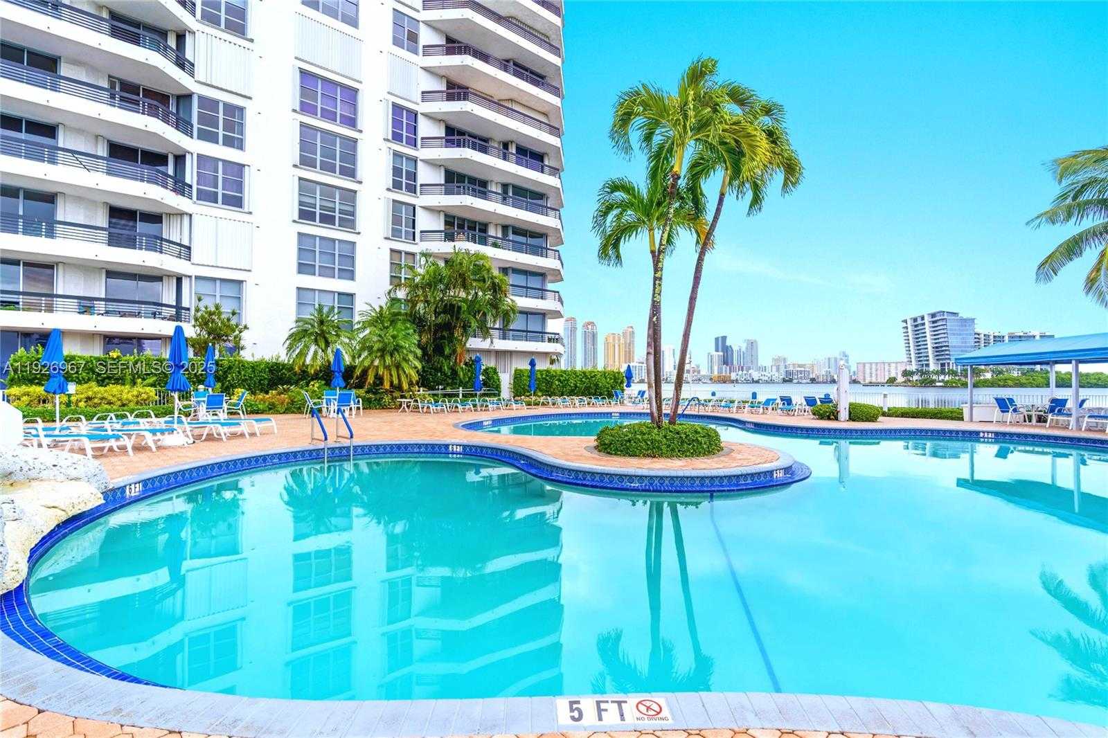 Small Image of 3530 MYSTIC POINTE DR #1714, Aventura Number 30