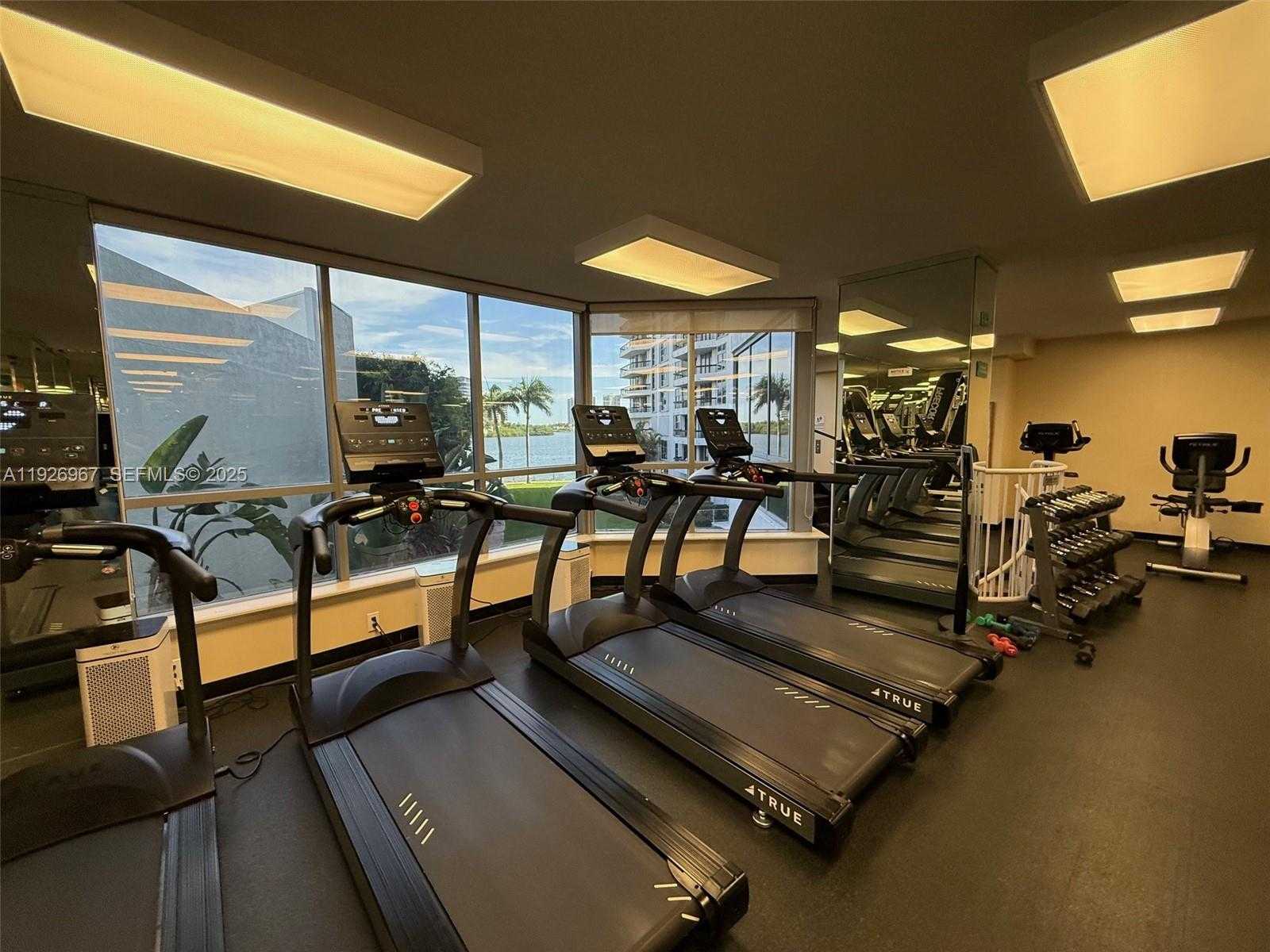 Small Image of 3530 MYSTIC POINTE DR #1714, Aventura Number 37