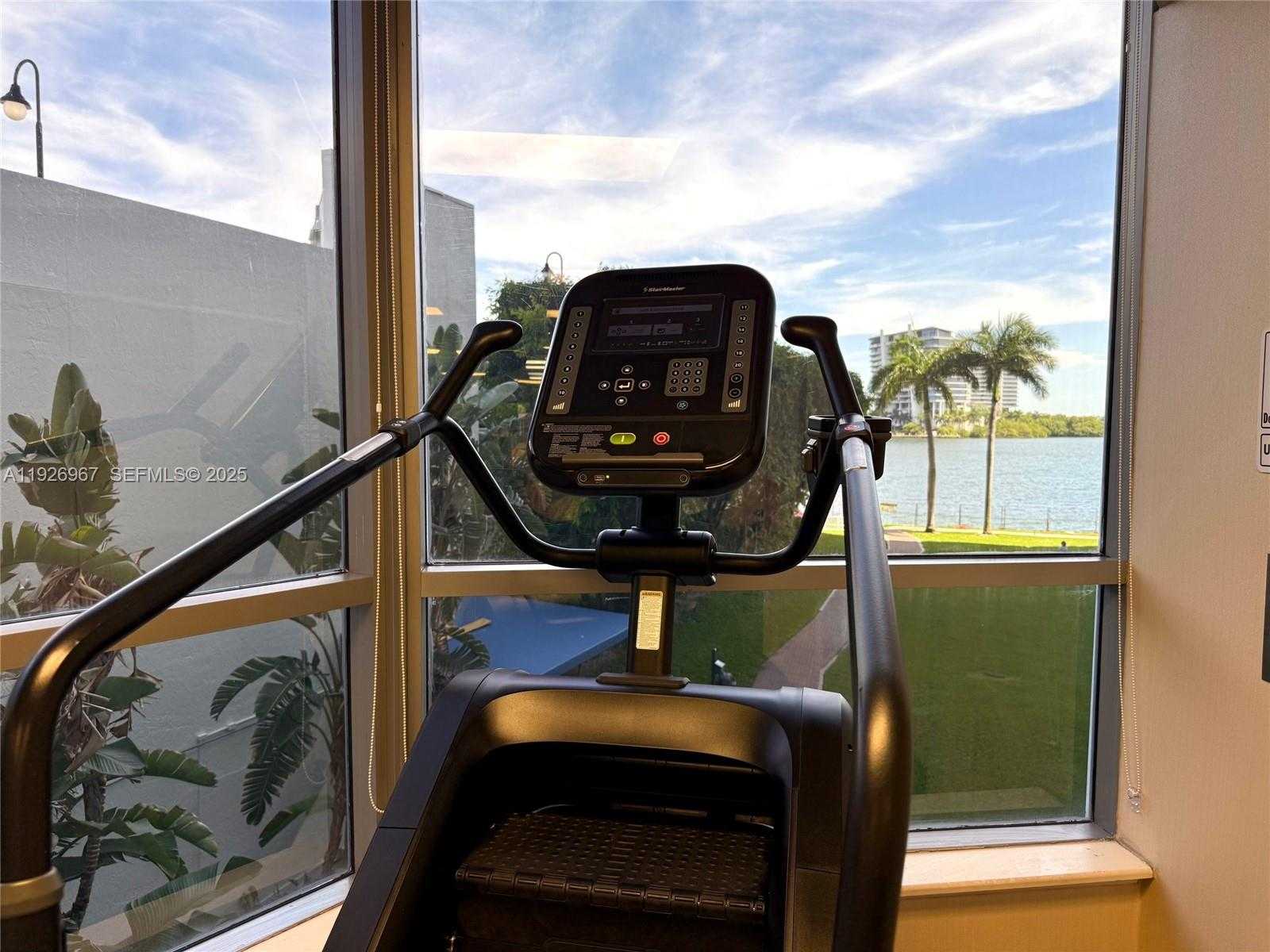 Small Image of 3530 MYSTIC POINTE DR #1714, Aventura Number 38