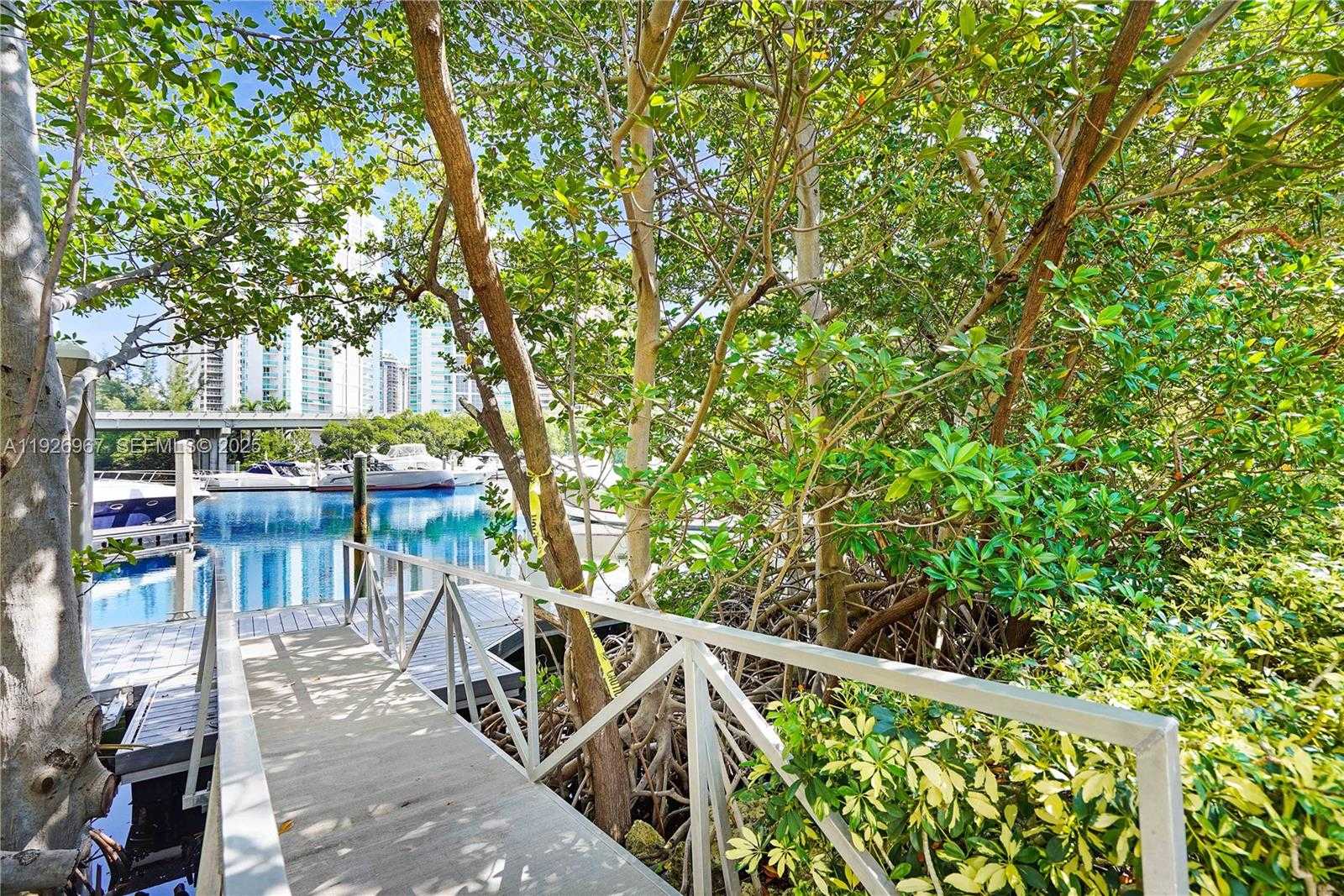Small Image of 3530 MYSTIC POINTE DR #1714, Aventura Number 49