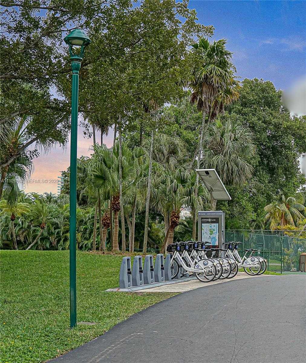 Small Image of 3530 MYSTIC POINTE DR #1714, Aventura Number 59