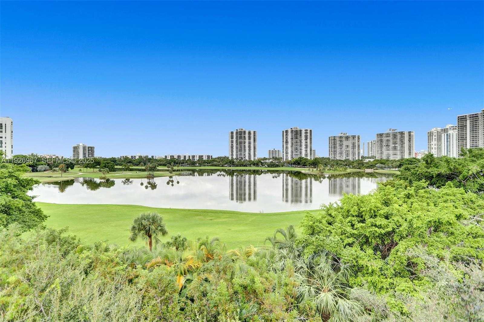Small Image of 3530 MYSTIC POINTE DR #1714, Aventura Number 63