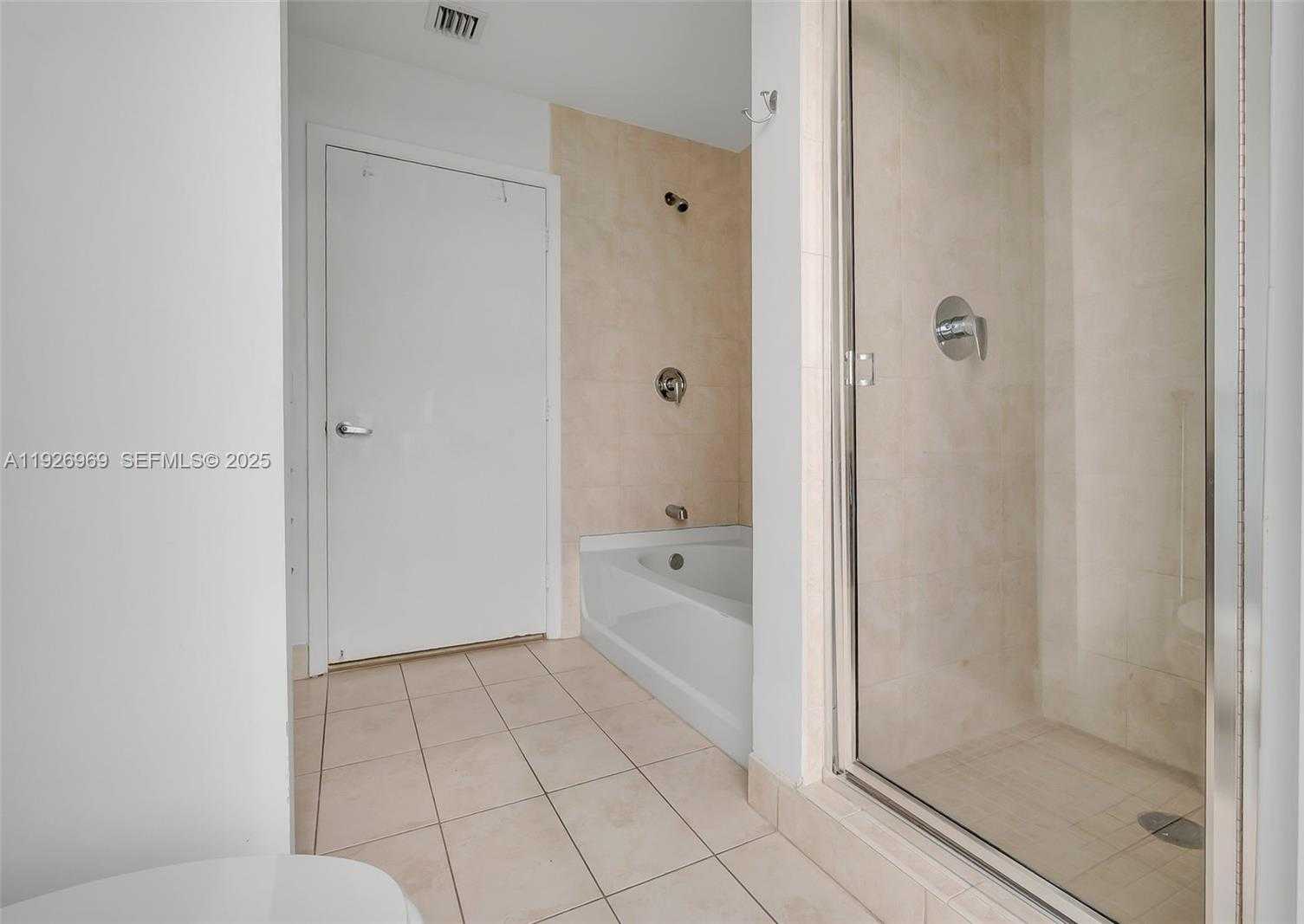 Small Image of 1900 NORTH BAYSHORE DR #PH 5006, Miami Number 17