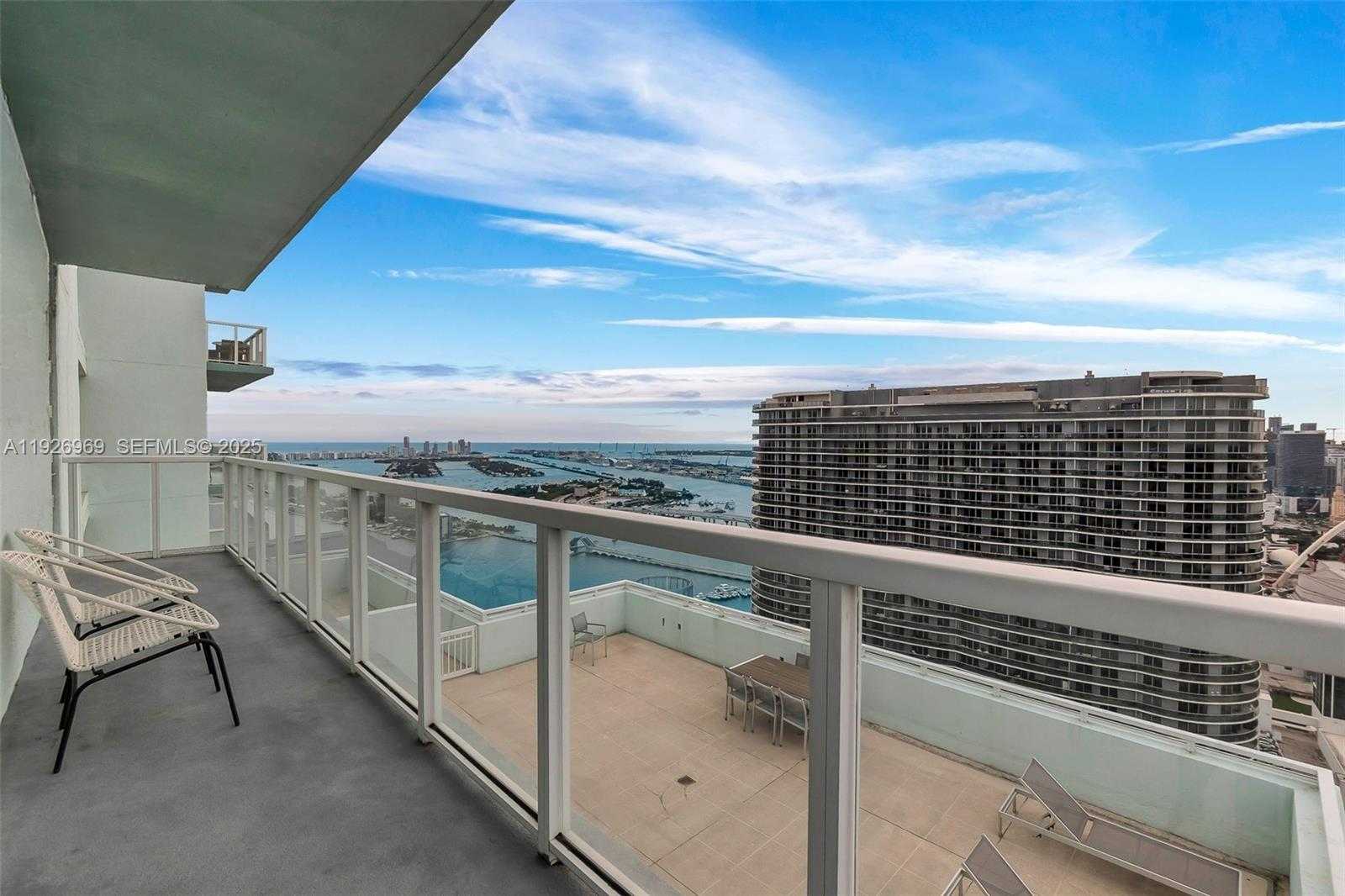 Small Image of 1900 NORTH BAYSHORE DR #PH 5006, Miami Number 19