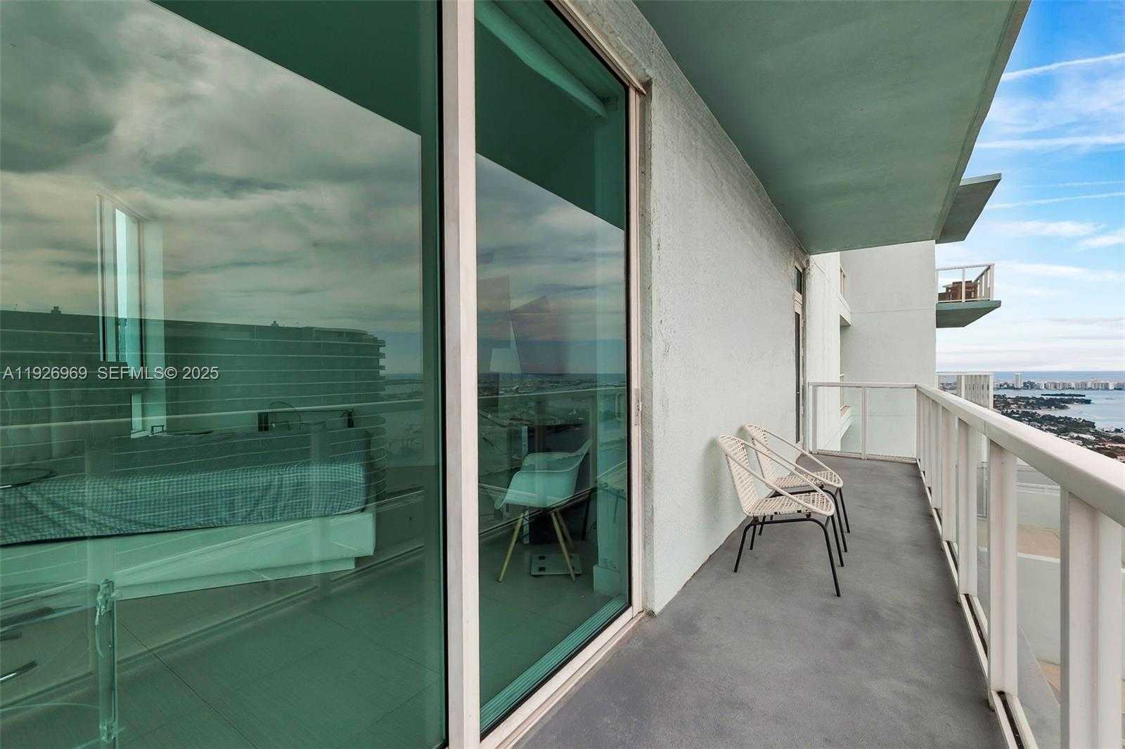 Small Image of 1900 NORTH BAYSHORE DR #PH 5006, Miami Number 20