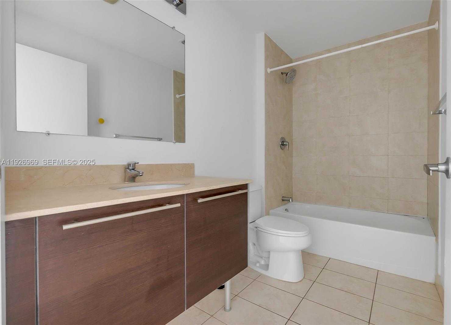 Small Image of 1900 NORTH BAYSHORE DR #PH 5006, Miami Number 24