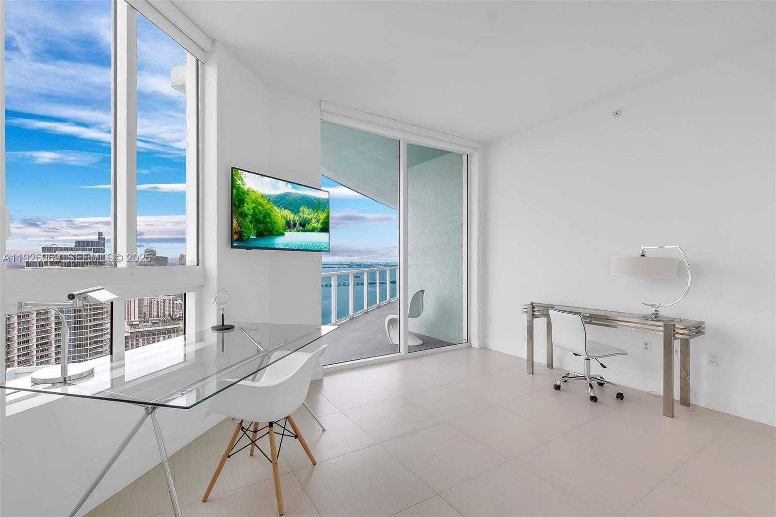 Small Image of 1900 NORTH BAYSHORE DR #PH 5006, Miami Number 25