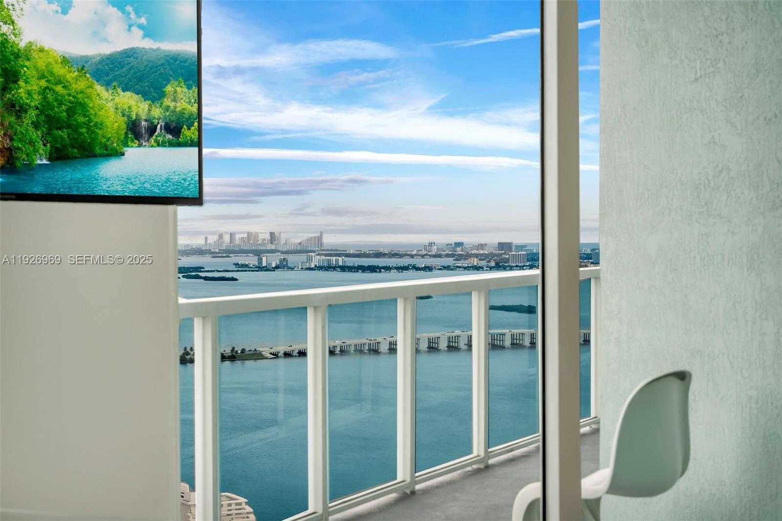 Small Image of 1900 NORTH BAYSHORE DR #PH 5006, Miami Number 26