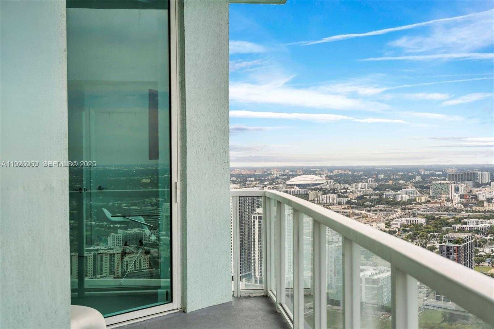 Small Image of 1900 NORTH BAYSHORE DR #PH 5006, Miami Number 28