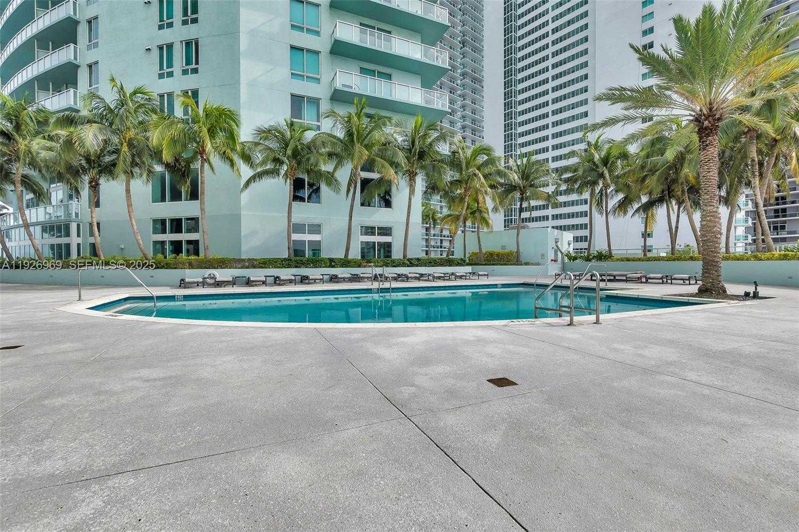 Small Image of 1900 NORTH BAYSHORE DR #PH 5006, Miami Number 32